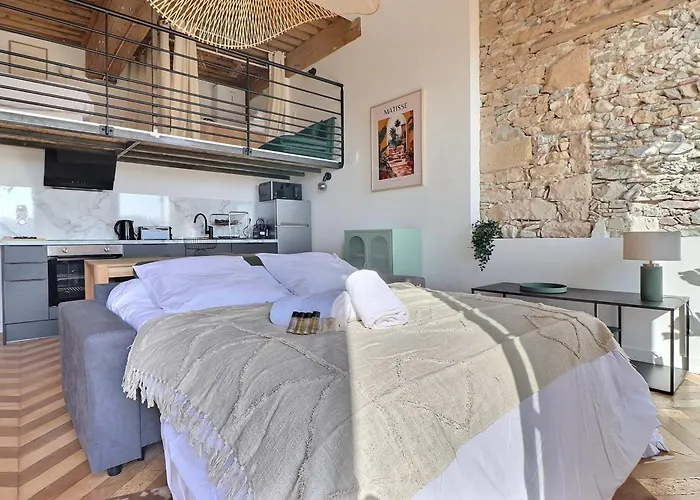 Charming With An Unobstructed View Apartmán Lyon
