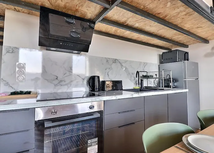 Charming With An Unobstructed View Apartmán *