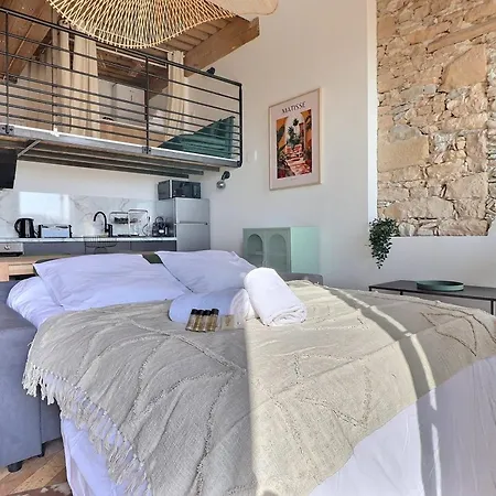 Charming With An Unobstructed View Apartmán Lyon