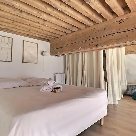 Charming With An Unobstructed View Daire